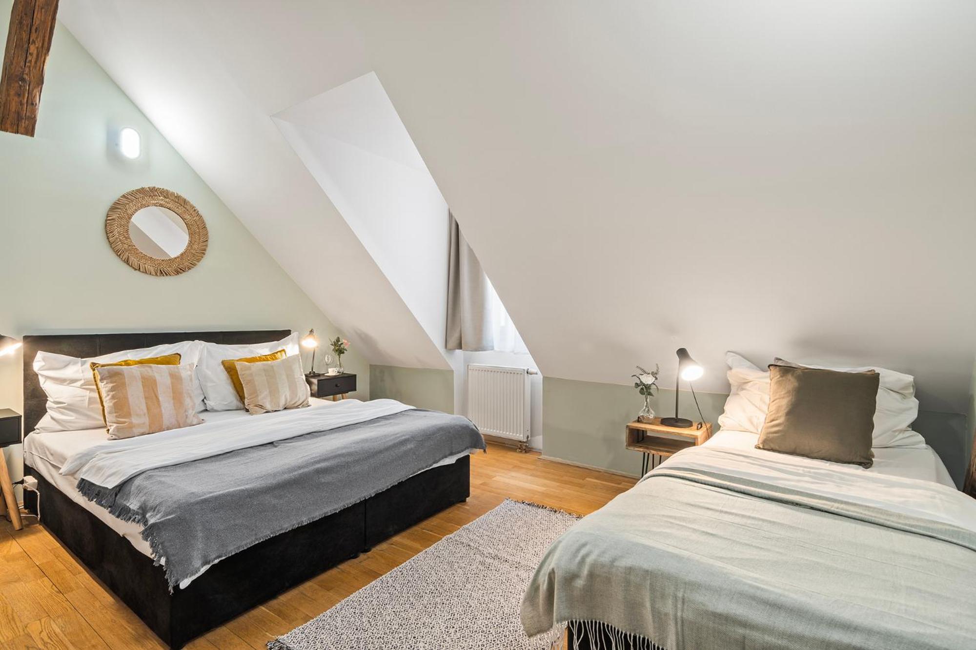 פראג Charles Bridge Historical Apts By Michal&Friends מראה חיצוני תמונה