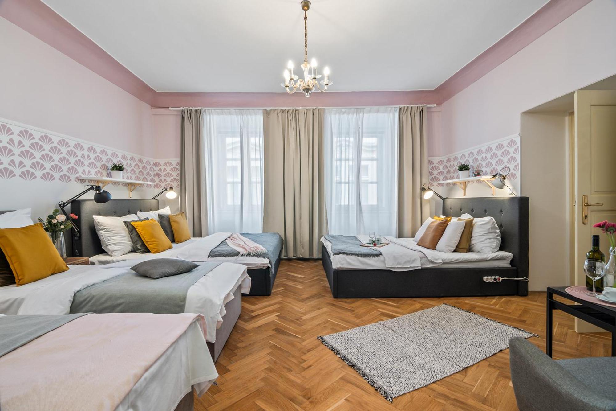 פראג Charles Bridge Historical Apts By Michal&Friends מראה חיצוני תמונה